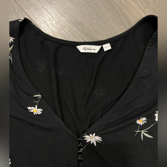 Flowy floral and black shirt - Picture 2 of 2